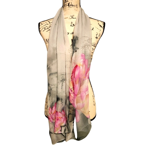 Beautiful Floral Scarf - Picture 2 of 6